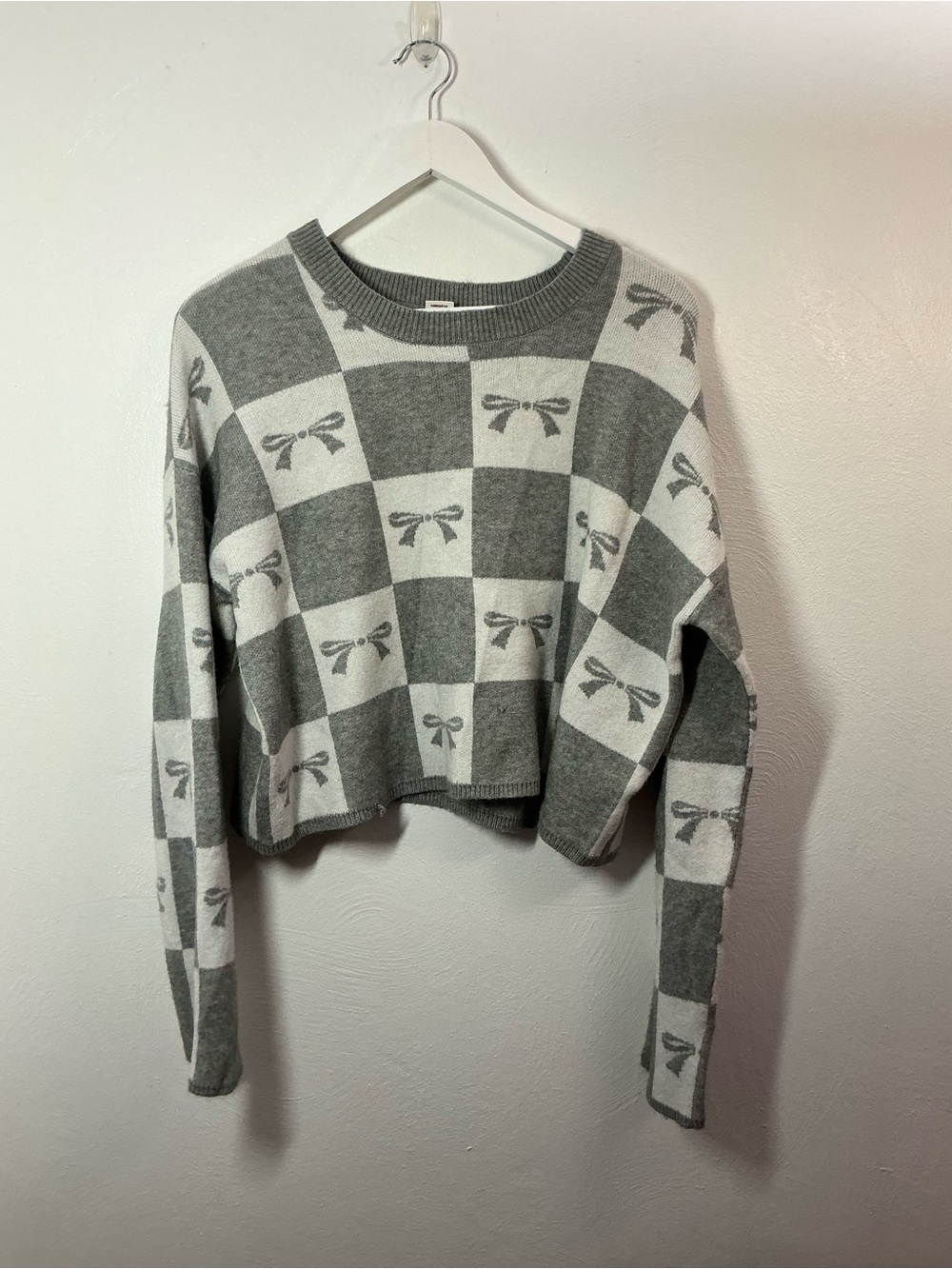 Sincerely Jules Gray & White Checkerboard Bow Cropped Sweater Size Large